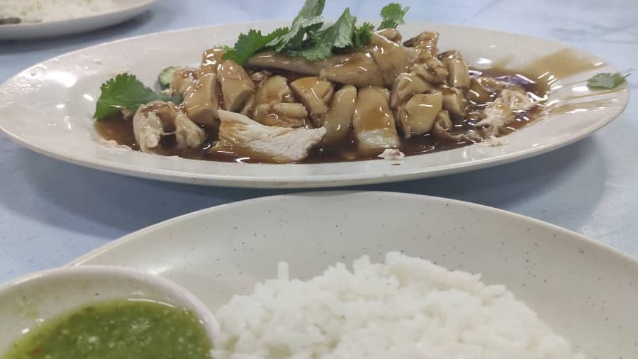 chicken rice di butterworth malaysia tempat terbaik untuk hidangan legenda ini