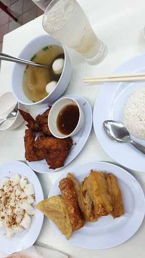 Restoran Home Town Yong Tow Foo (Ampang Point Branch) Restoran Home Town Yong Tow Foo (Ampang Point Branch)