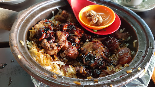 砂锅饭 Piao Xiang Claypot Chicken Rice 砂锅饭 Piao Xiang Claypot Chicken Rice