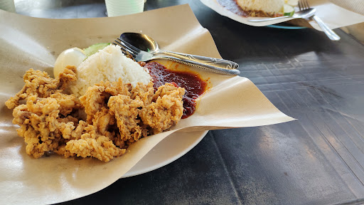 ABE NASI LEMAK AYAM BEREMPAH