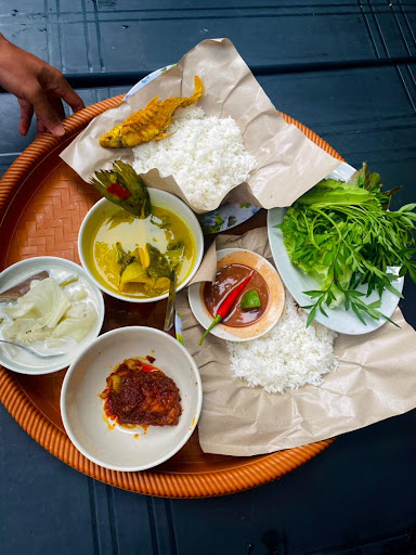 Warung Sungai Berakir Apih Dwi