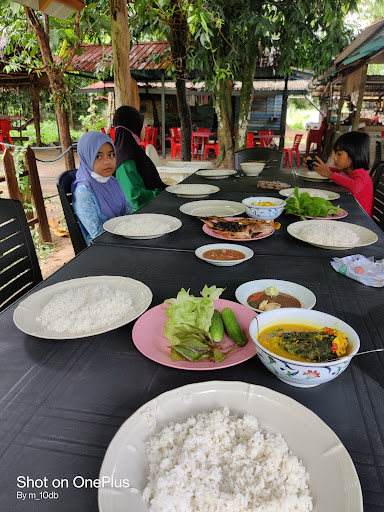 Warung Mek Lamah - Masakan Dapur Kayu