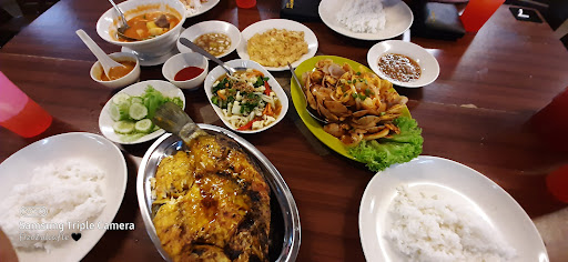 Dhiya Ikan Bakar & Seafood