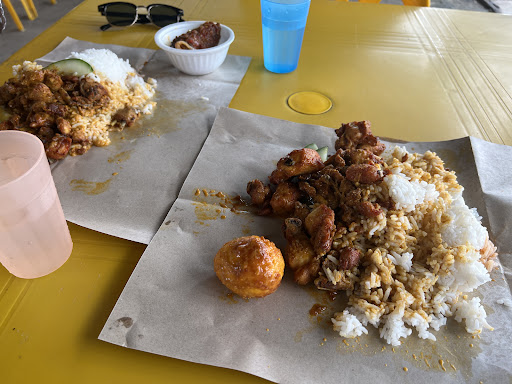 Nasi Gulai Ayam Kunyit Temoyong Langkawi