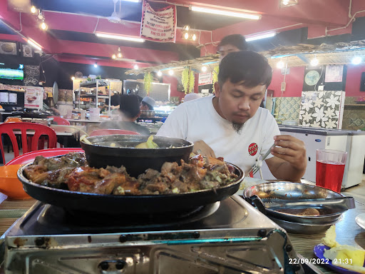 Ann Steamboat & Grill House