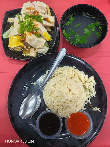 Mat Seman Nasi Ayam Hainan (Madi Koeyteow Station) Mat Seman Nasi Ayam Hainan (Madi Koeyteow Station)
