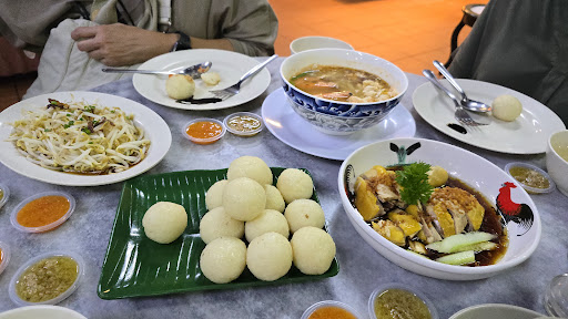 中华茶楼 Tiong Hwa Hainan Chicken Rice 中华茶楼 Tiong Hwa Hainan Chicken Rice