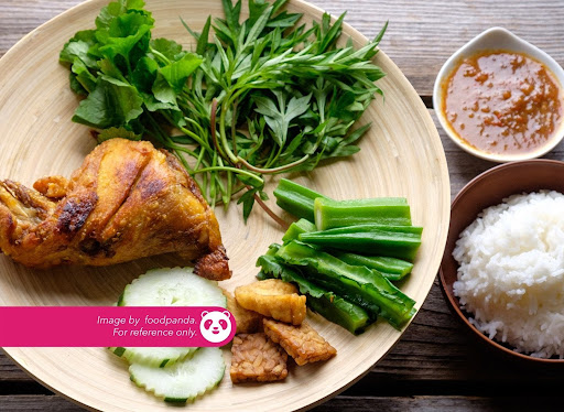 Chinese Muslim Hainan chicken rice