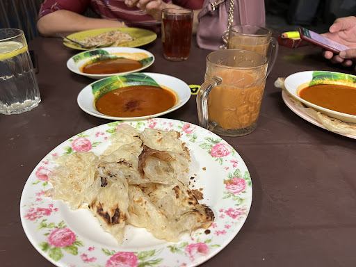 Along Roti prata Along Roti prata
