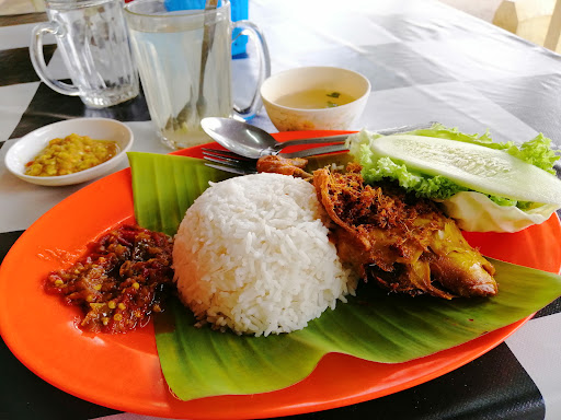 Nasi Ayam Penyet Rame d’Merlimau Nasi Ayam Penyet Rame d’Merlimau