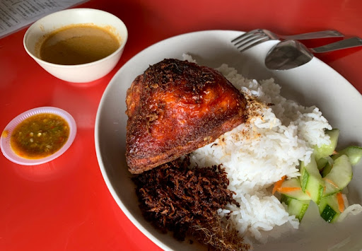 ๅๅ
ฐไธน่ธ้ฅญ้ฆๆ็ธ้ธก Nasi Kukus Kelantan ๅๅ
ฐไธน่ธ้ฅญ้ฆๆ็ธ้ธก Nasi Kukus Kelantan