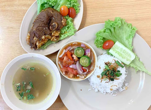 Restoran Kak Cik Ikan Bakar Kepala Batas