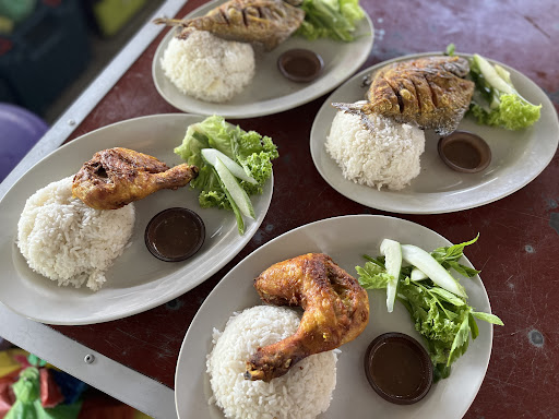 Restoran Bawal Goreng Panas Simpang Lawin, Kuala Kangsar Restoran Bawal Goreng Panas Simpang Lawin, Kuala Kangsar