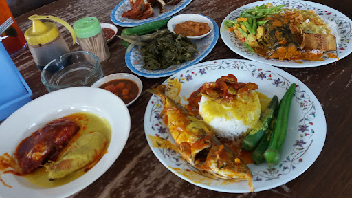 Restoran Nasi Kukus Gulai Kawah Batu Gajah Restoran Nasi Kukus Gulai Kawah Batu Gajah