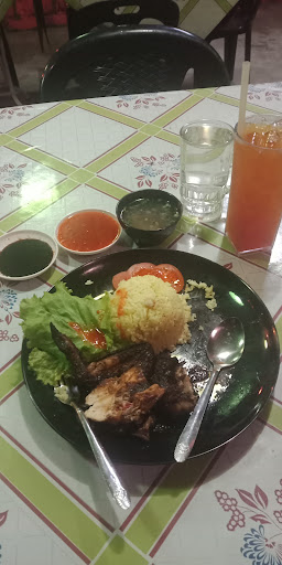 Warung Nasi Ayam Achik & Masakan Panas Warung Nasi Ayam Achik & Masakan Panas
