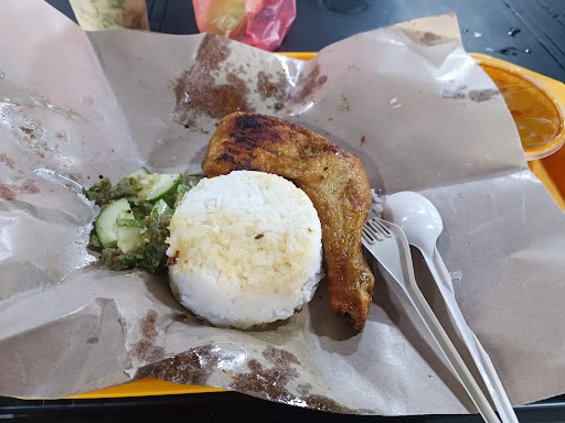 Che Mah Nasi Kukus