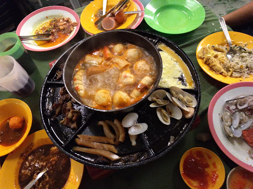 Chilli Steamboat & BBQ Grill
