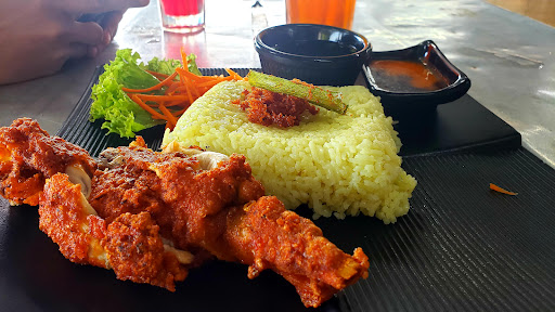 Dwi Archipelago Chicken Rice