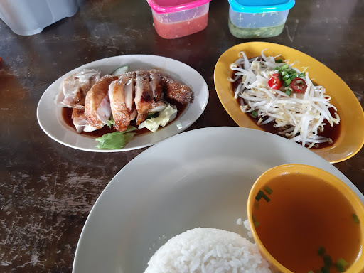 Din's Kitchen (Nasi Ayam Taugeh) Din's Kitchen (Nasi Ayam Taugeh)