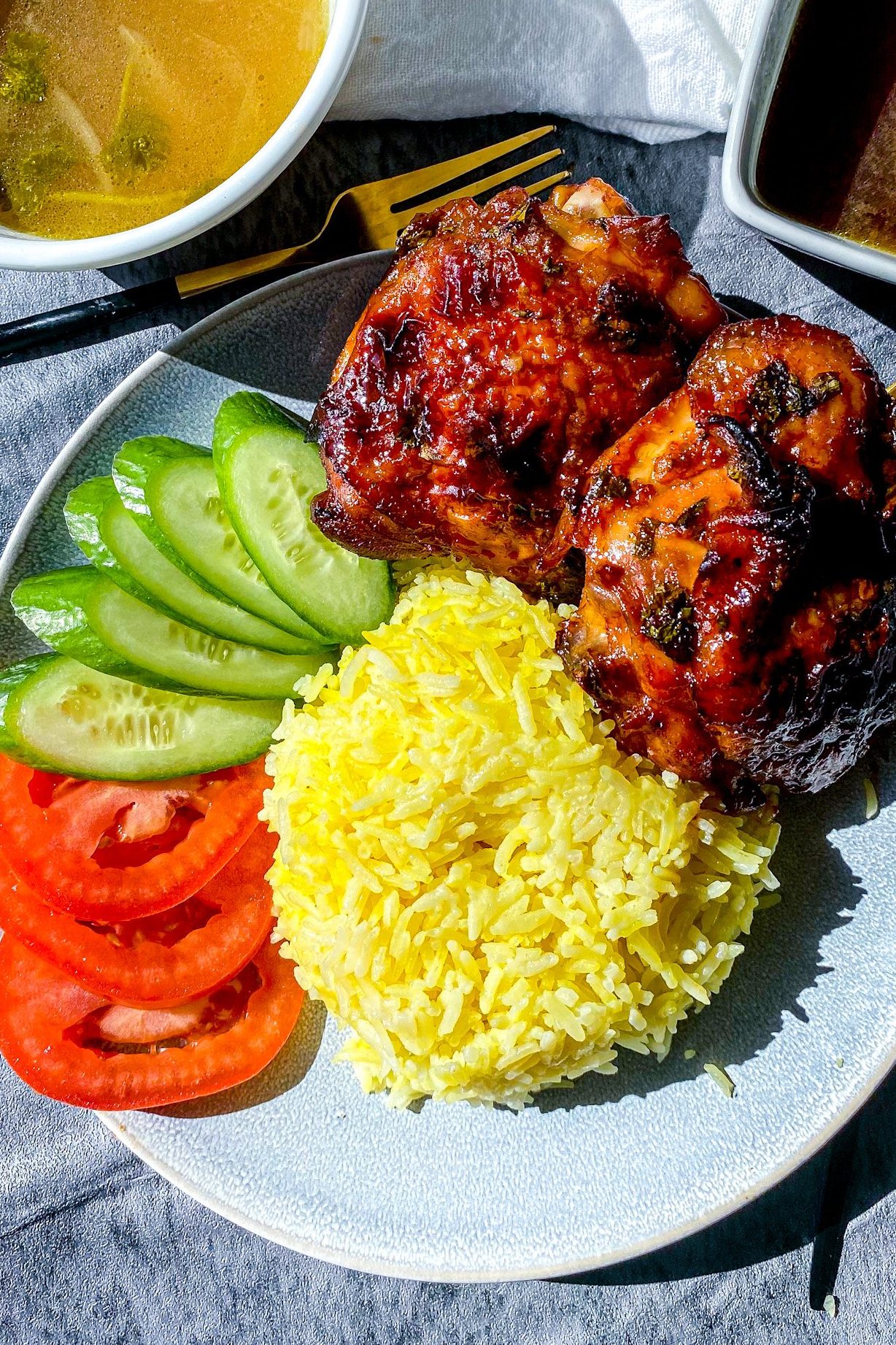 Kelezatan Nasi Ayam yang Autentik: Chicken Rice di Wakaf Bharu, Malaysia yang Menggugah Selera 1 kelezatan nasi ayam yang autentik chicken rice di wakaf bharu malaysia yang menggugah selera