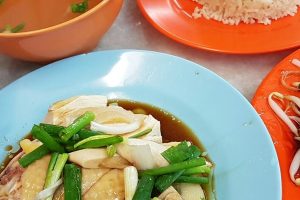 Tempat Terbaik Makan Chicken Rice di Batu Gajah, Malaysia – Rasa Autentik Yang Wajib Dicuba